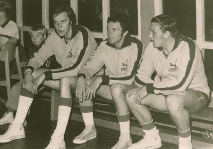 Jürgen Wohlers, Mihai Albu und Volkmar Knopke in der Sporthalle am Landeshuter Platz. Foto: Archiv Wohlers