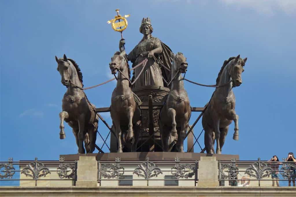 Die Quadriga ist standfest wie eh und je