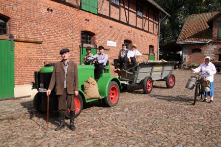 Miag Holzgasschlepper auf dem Steinhof . Foto: Magnus Tomforde