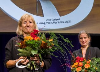 Ines Geipel erhielt den Lessing Preis für Kritik. Rechts Laudatorin Insa Wilke. Foto: Lessing-Akademie