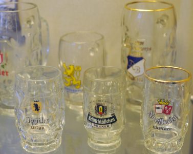 Biergläser aus der Georgshütte. Foto: Freundeskreis Glas