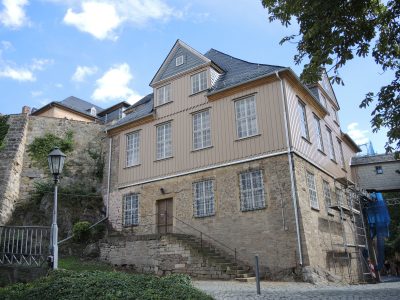 Das sanierte Verwalterhaus mit rekonstruierter Fassade. Foto: Verein Rettung Schloss Blankenburg