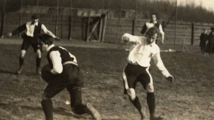In Magdeburg treffen Eintracht Braunschweig und Hannover 96 im April 1905 das erste Mal in einem Meisterschaftsspiel aufeinander. Foto: Eintracht Braunschweig