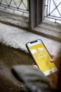 Die Stationen können kostenlos über das Smartphone erfahren werden. Foto: komplementaer