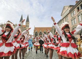 Der Altstadtmarkt ist eine wunderbare Kulisse für den Schoduvel. Foto: Stadtmarketing/Daniel Möller