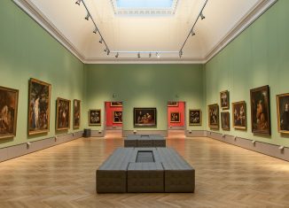 Blick in den vierten Oberlichtsaal auf Rembrandts Familienbild an der Stirnseite. Foto: Herzog Anton Ulrich-Museum