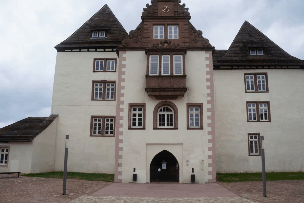 Das Museum ist im sanierten Schloss untergebracht. Foto: Der Löwe