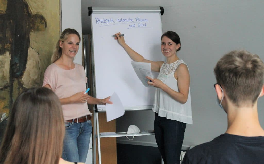 Überzeu­gungs­ar­beit im Atelier Sprache