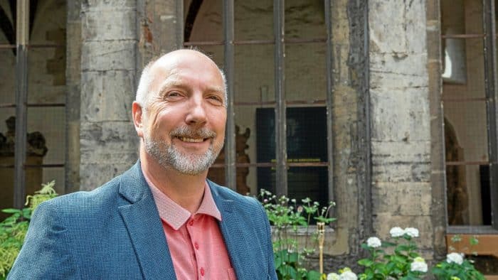 Pfarrer Dieter Rammler, der langjährige Direktor des Theologischen Zentrums der Landeskirche Braunschweig geht mit 63 Jahren in den Ruhestand. 21 Jahre lang hat er die öffentliche Diskussion über Theologie und Ethik, Kultur und Wissenschaft in der Landeskirche mitgeprägt. Seine Nachfolge steht noch nicht fest. Foto: Bernward Comes / Braunschweiger Zeitung