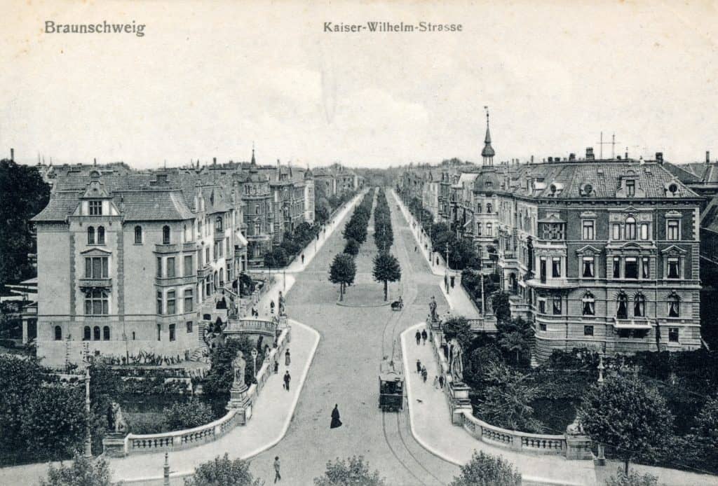 Postkarte von der Kaiser-Wilhelm Allee, 1906. Foto: gemeinfrei