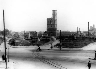 Radeklint mit zerstörter Neustadt und St. Andreas, 1949. Foto: NLD