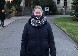 Die 27-jährige Jenny Bethmann wohnt seit knapp neun Jahren im Inklusionsdorf der Evangelischen Stiftung Neuerkerode. Foto: Evangelische Stiftung Neuerkerode