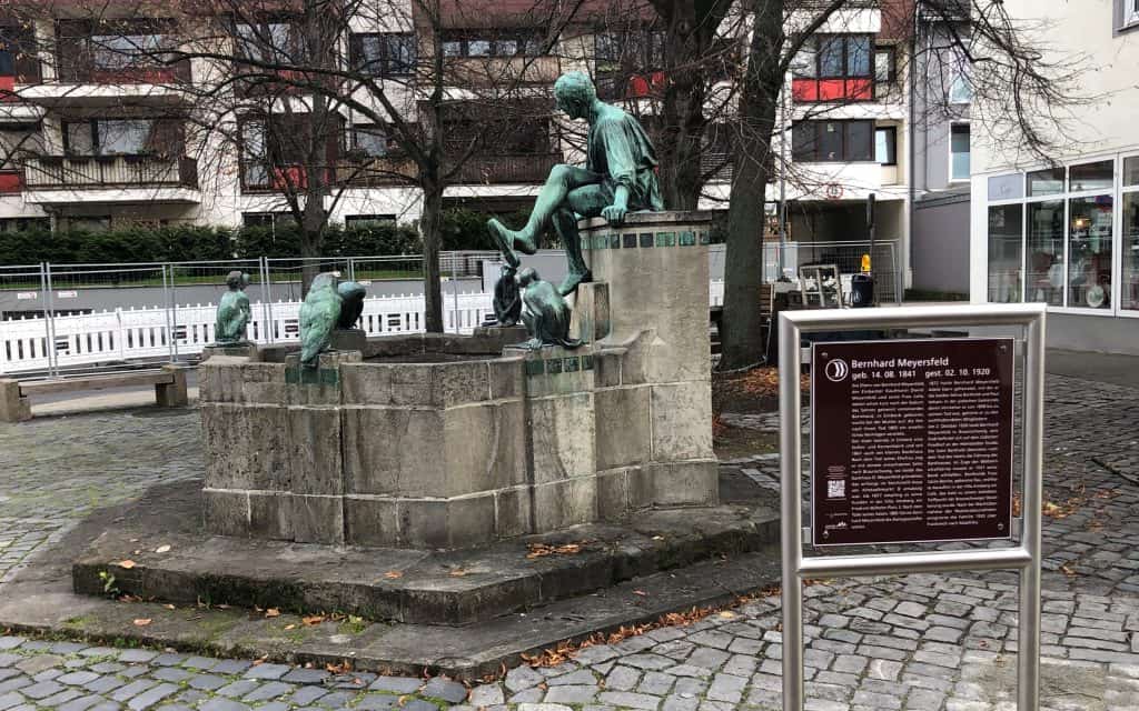 Die 58. Persön­lich­keits­tafel gebührt Bernhard Meyers­feld