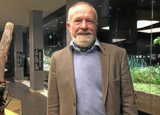 Ulrich Joger, scheidender Direktor, im "Entdeckersaal" des Naturhistorischen Museums, der unter seiner Ägide eingerichtet wurde. Foto: Florian Arnold