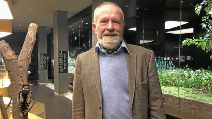 Ulrich Joger, scheidender Direktor, im "Entdeckersaal" des Naturhistorischen Museums, der unter seiner Ägide eingerichtet wurde. Foto: Florian Arnold