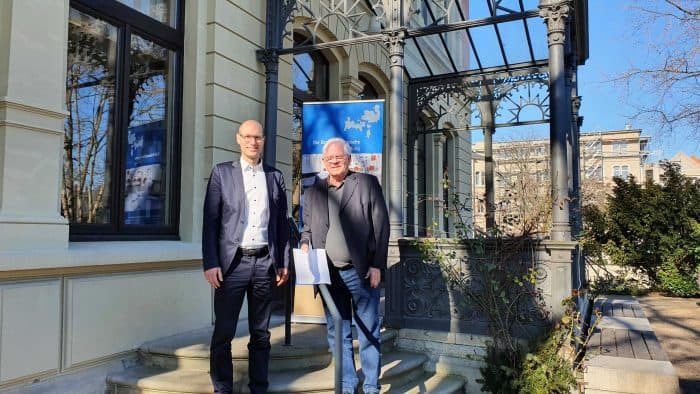 Gerhard Glogowski, Vorstandsvorsitzender der Braunschweigischen Stiftung, und Friedemann Schnur, Geschäftsführende Vorstandsmitglied. Foto: DBS