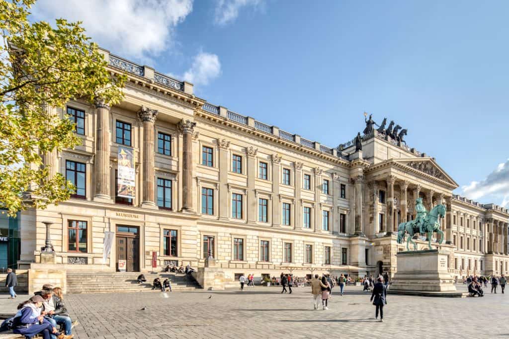 Wie das Residenz­schloss zurück in die Mitte der Stadt kam