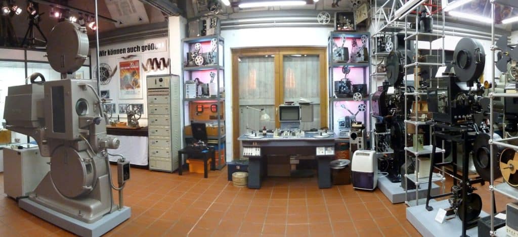 Von Freiluft­kino bis virtu­eller Rundgang; Hinter den Kulissen im Kinomu­seum in Vollbüttel