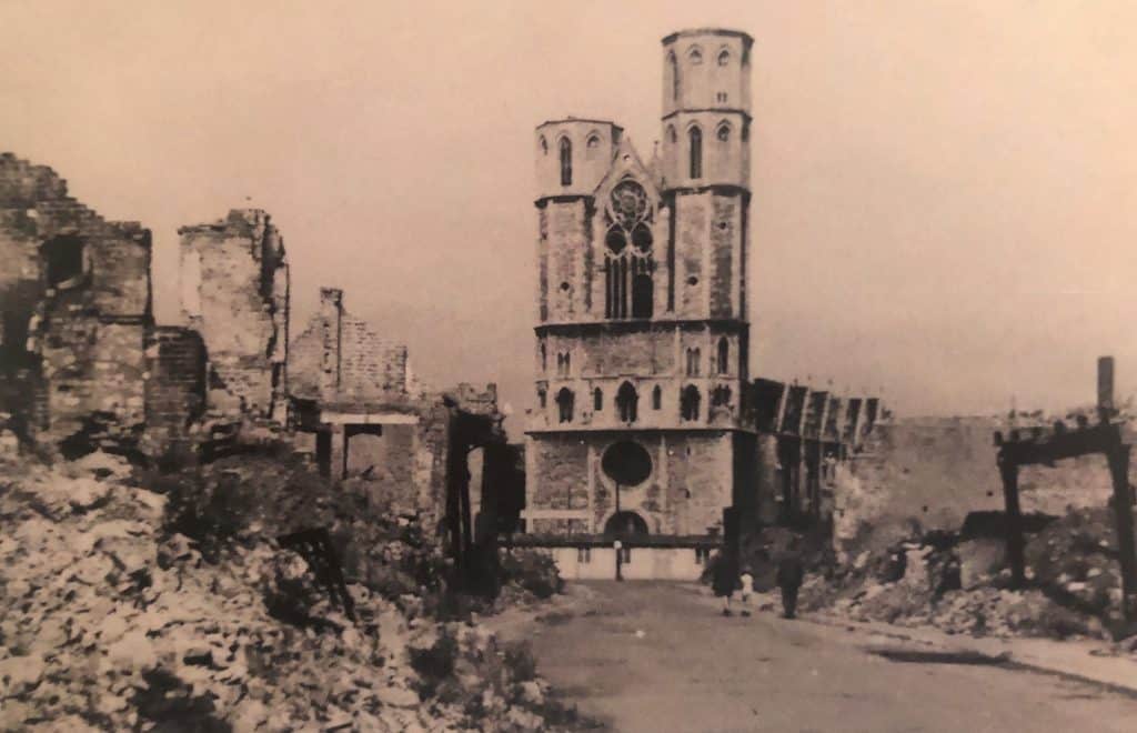 Sogar die Katha­ri­nen­kirche galt als Hindernis