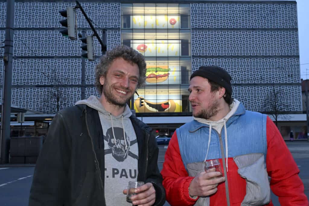 Groß-Kunstwerk im ehema­ligen Horten-Kaufhaus in Braun­schweig
