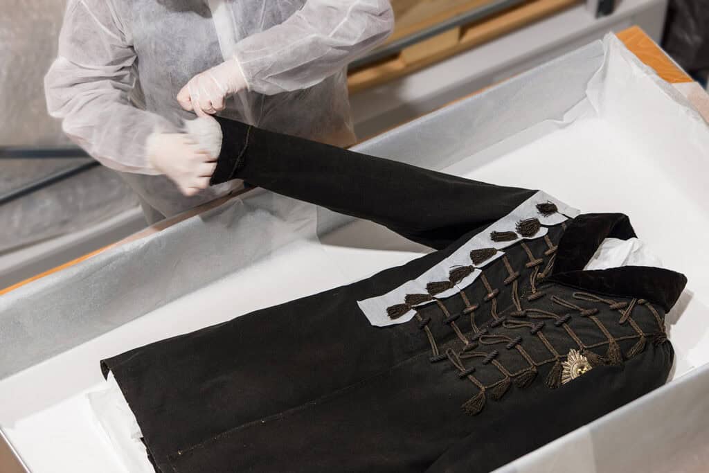 Uniform des „Schwarzen Herzogs“ geht auf Reisen