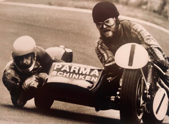 Carl Heinz „Ente“ Stiddien und Thomas Baader im Beiwagen. Foto: Sammlung Stiddien