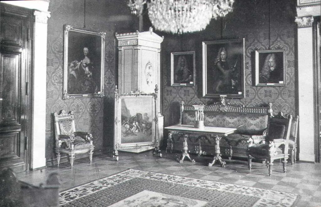 Aus Amsterdam ins Schloss­mu­seum