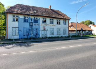 Schöppenstedter Turm und Neberngebäude werden denkmalgerecht saniert. Foto: E. Arnhold