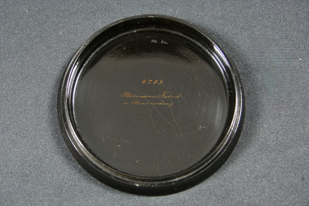 Boden mit Manufaktur-Marke: Stowassers Fabrik in Braunschweig. Foto Richard Borek Stiftung