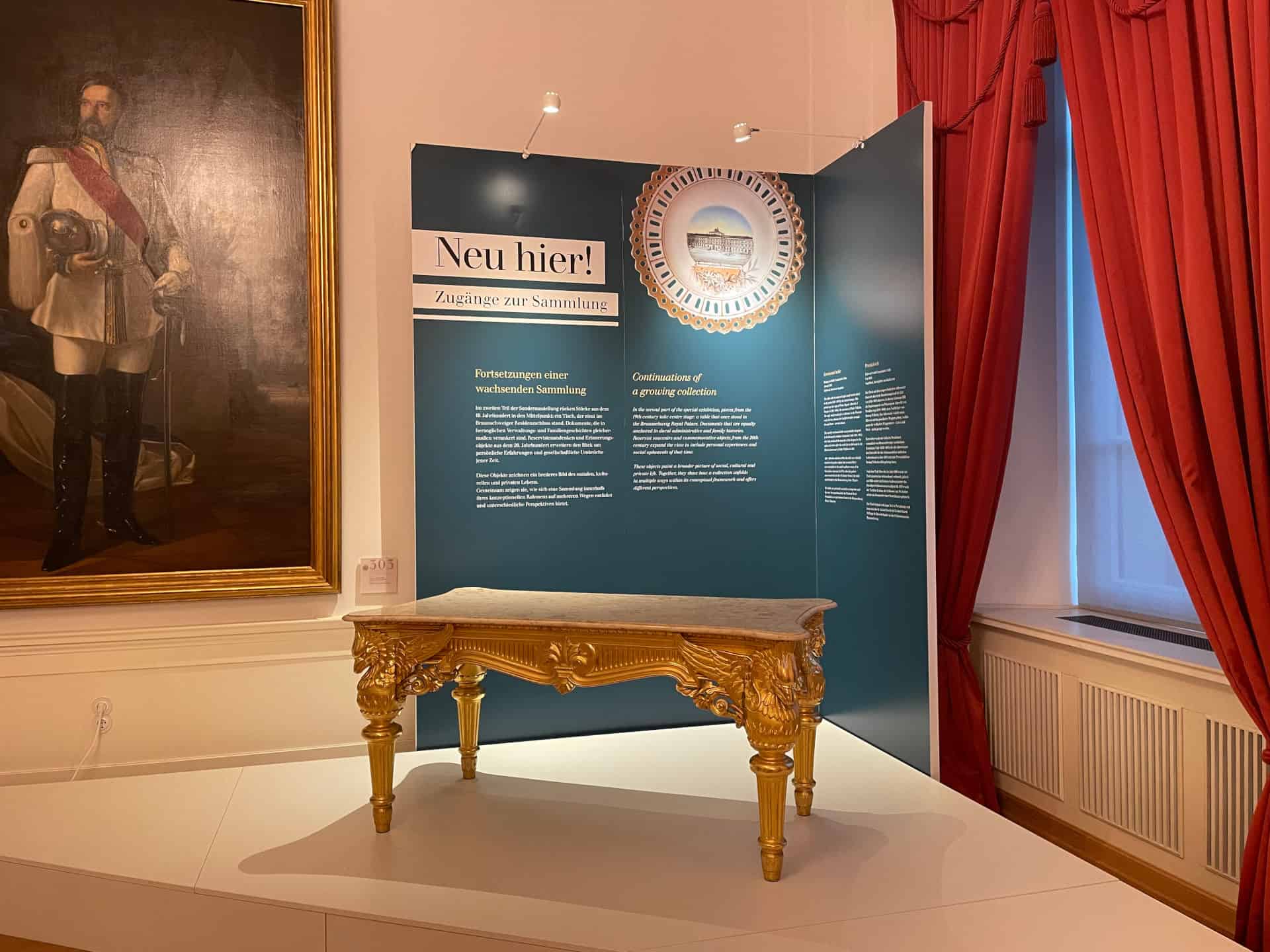 Höfischer Prunktisch von Constantin Uhde, Leihgabe der Richard Borek Stiftung. Foto: Schlossmuseum