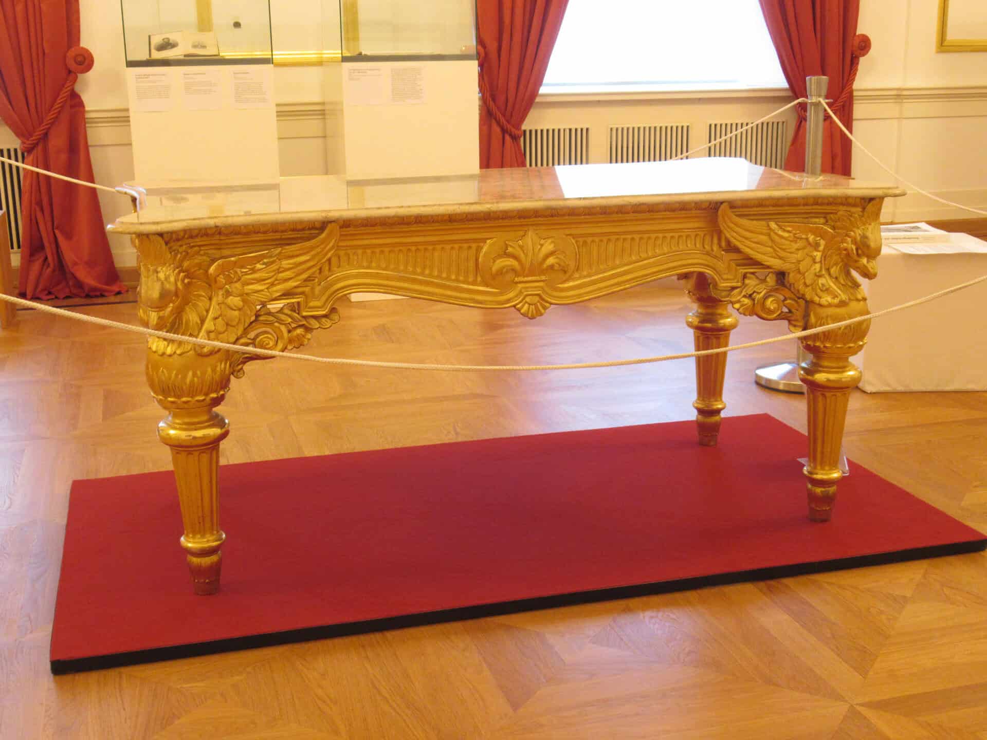 Prunktisch, Entwurf Constantin Uhde zugeschrieben, um 1885