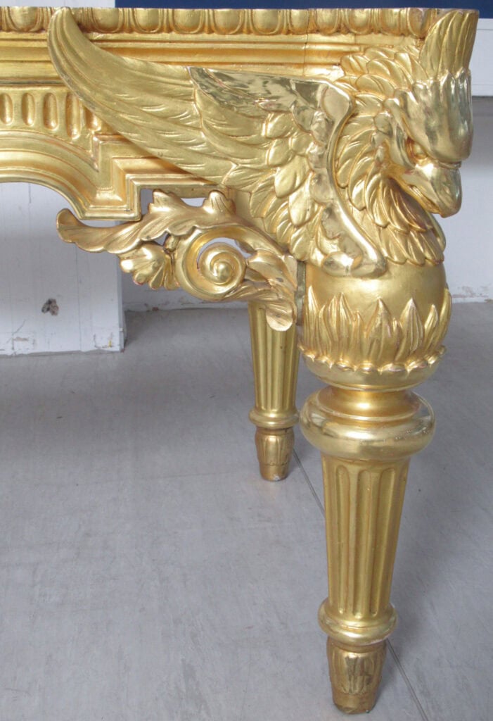 Detail einer Adlerfigur