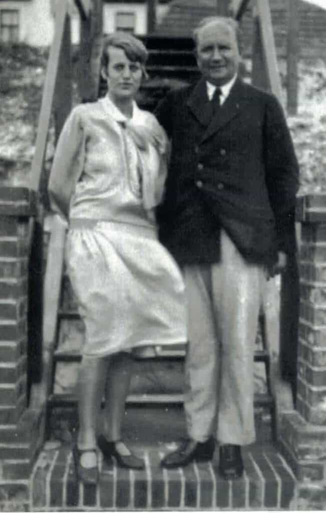 Käte und Otto Ralfs circa 1926 auf Wangerooge. Foto: Fotograf unbekannt