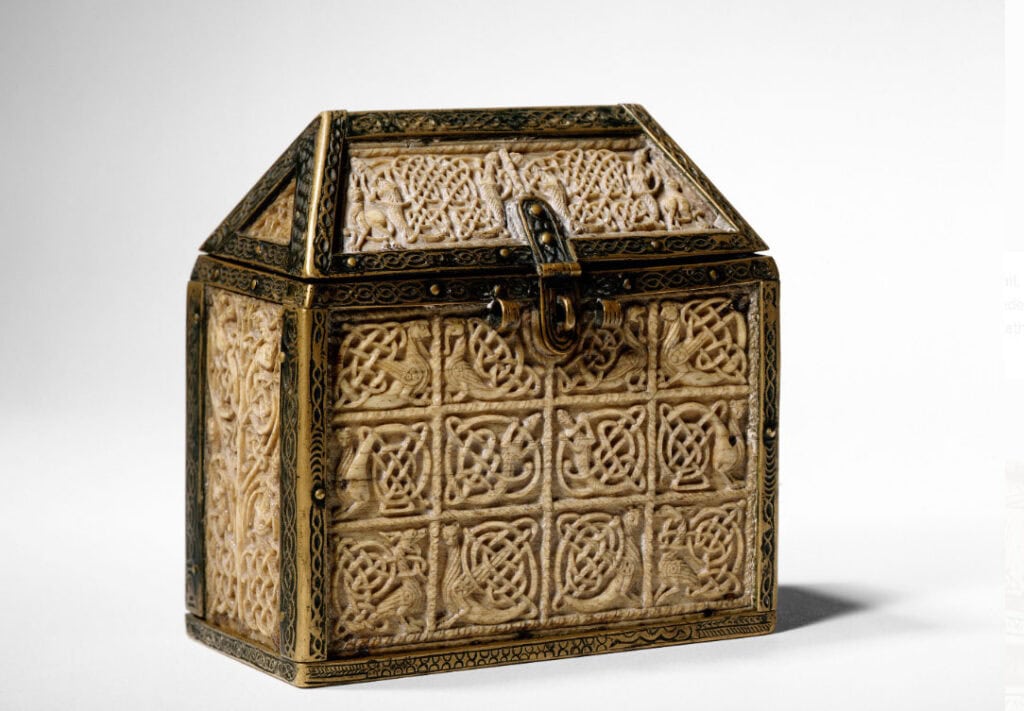 Das sogenannte Runenkästchen aus Gandersheim, um 780-800. Foto: HAUM/B. P. Keiser