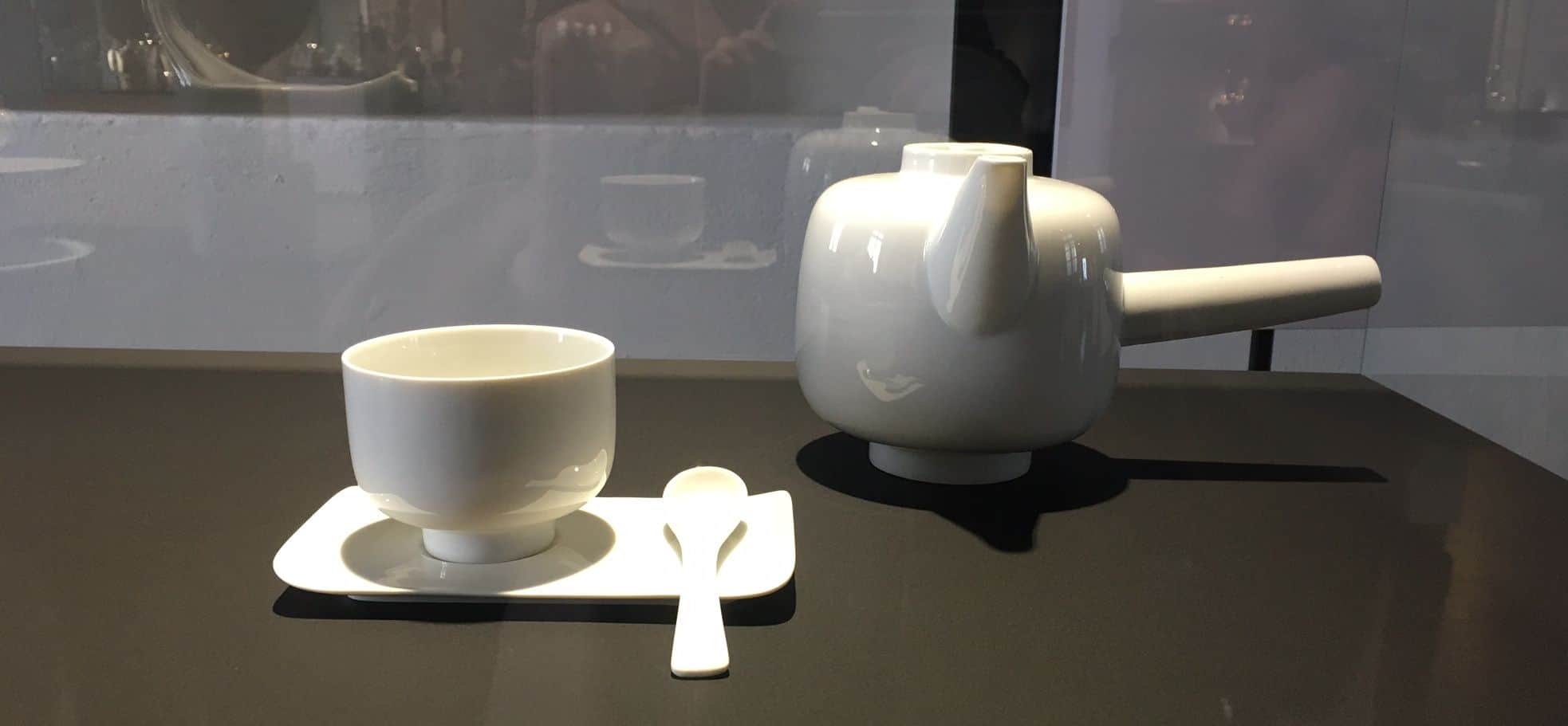 Bodo Kampmanns Teeservice Form A im Museum in Fürstenberg/Weser. Foto: Bärbel Mäkeler