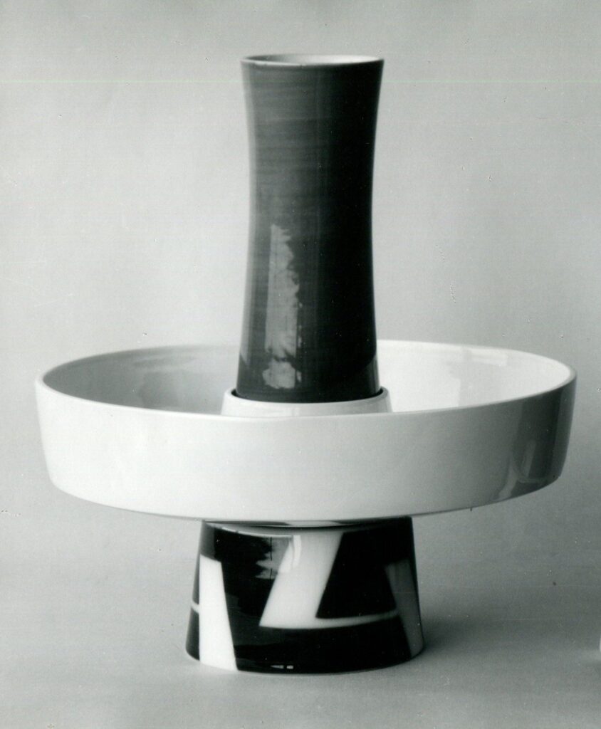 Entwurf und schwarz-weiße Ausführung des Tafelaufsatzes, Fotos: Archiv KPM