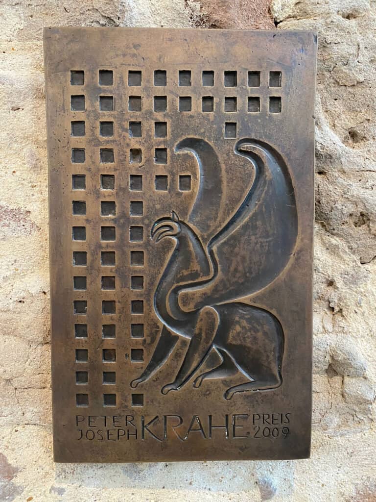 Die von Bodo Kampmann entworfene Peter-Joseph-Krahe-Plakette. Foto: Bärbel Mäkeler