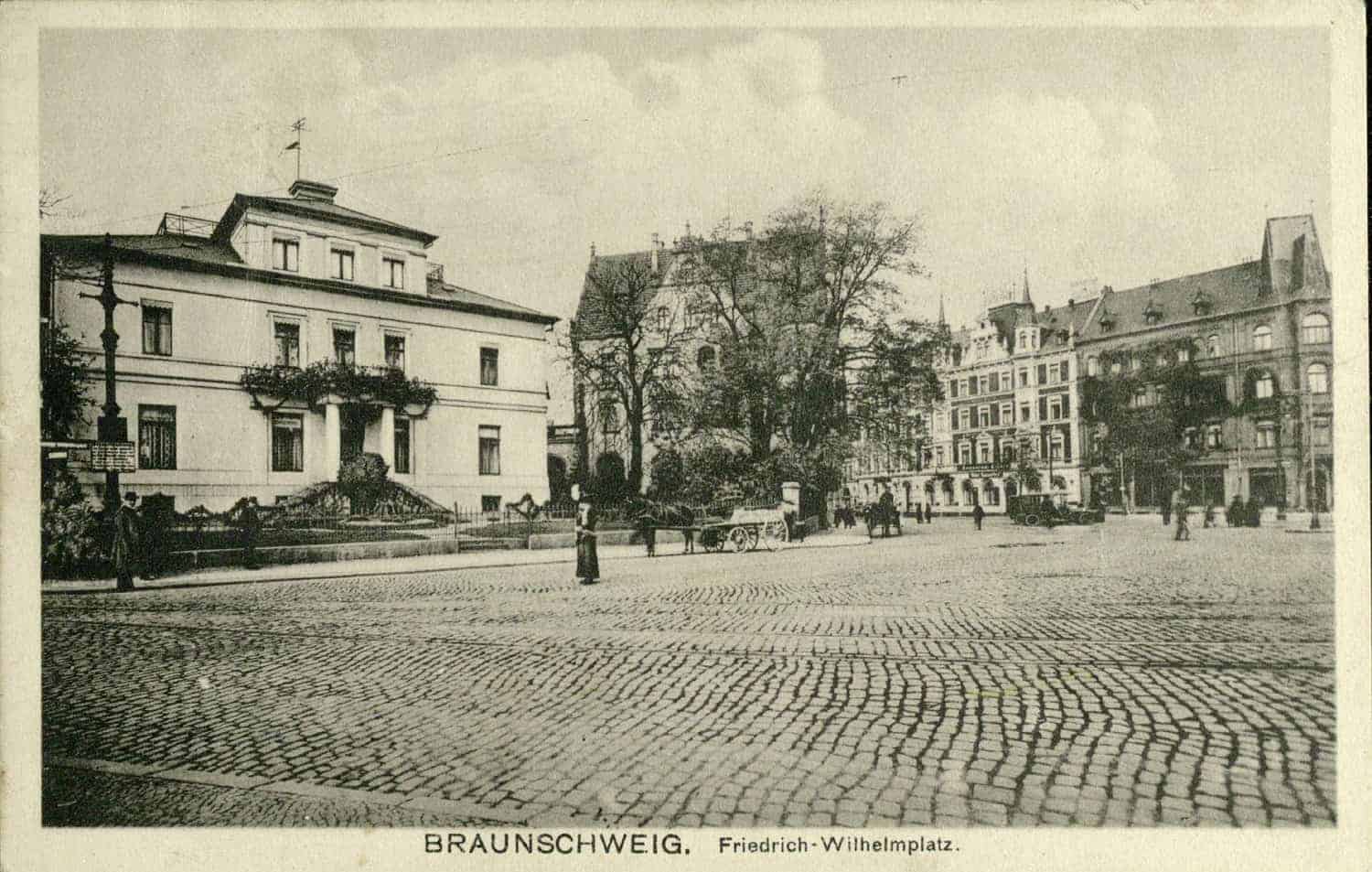 Die Villa von Amsberg war zunächst Standort des Bankhauses Meyersfeld und später des Cafés von Cécile-Berche. Foto: Archiv Richard Borek Stiftung