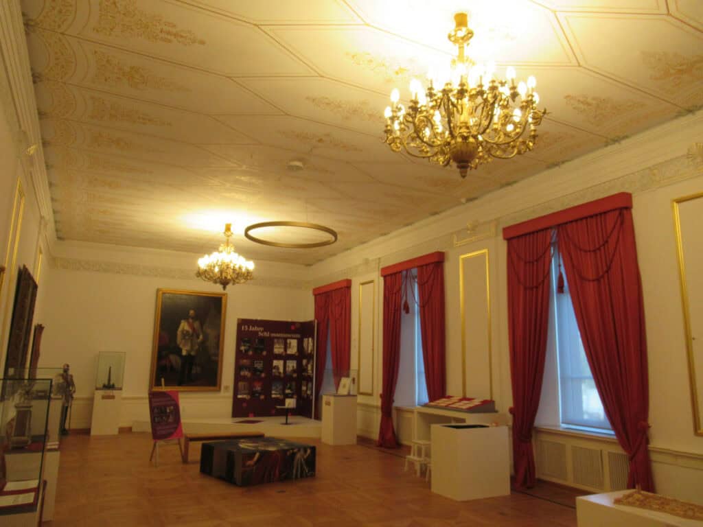 Neues Residenzschloss, Braunschweig, Schlossmuseum, Weißer Saal, historische Leuchter, 2026